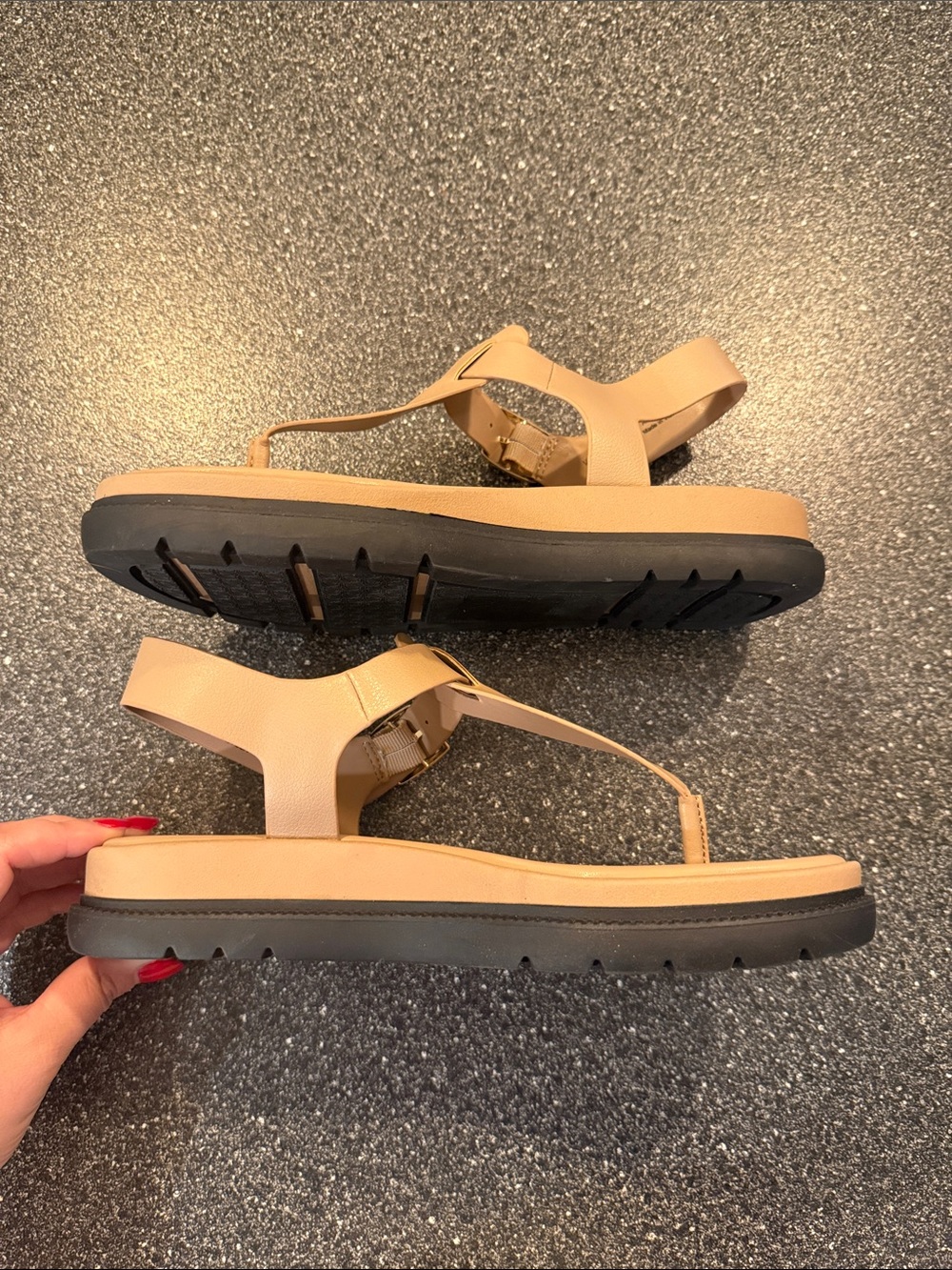 Like New Women’s Naturalizer Nude/Tan Slingback Thong Sandals - size 8 Wide - Picture 3 of 7